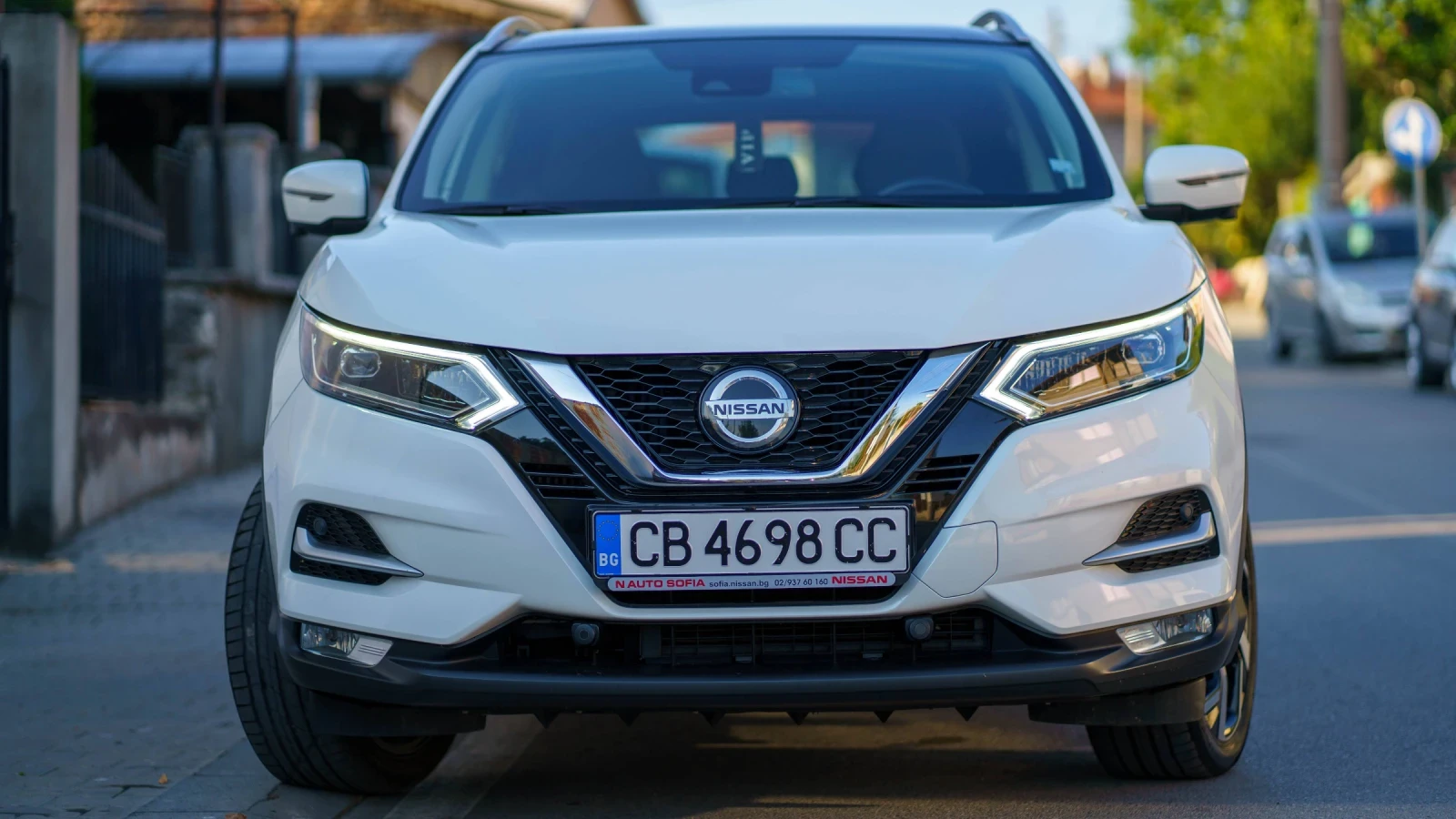 Nissan Qashqai Nissan Qashqai 1.3 TEKNA + 360 Camera Бяла Перла, снимка 6 - Автомобили и джипове - 55628137