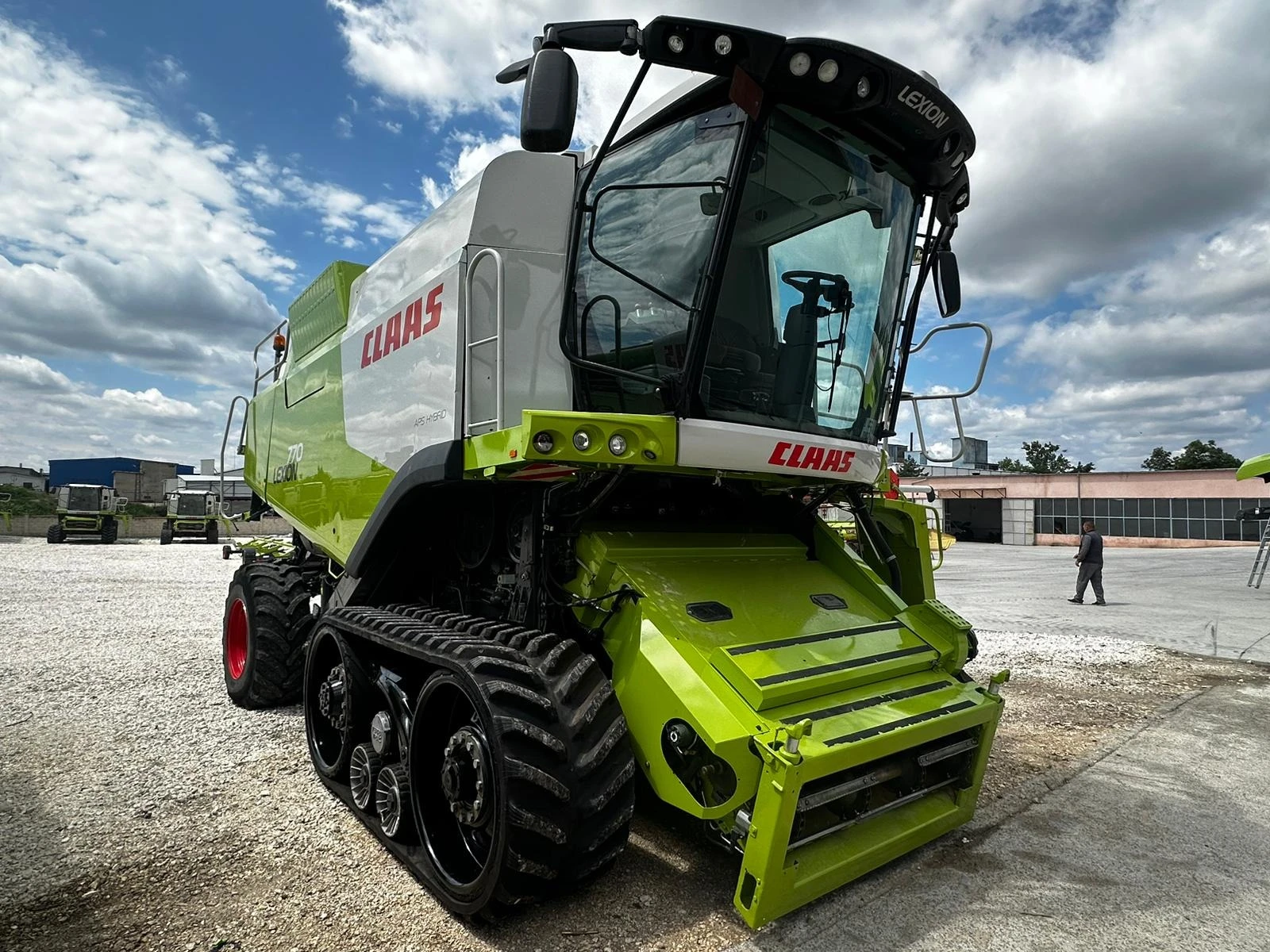 Комбайн Claas Lexion 770TT 4Х4 - изображение 2