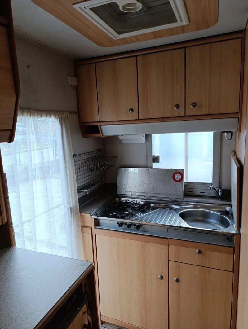 Кемпер Knaus Fiat Dukato 2.5TDI , снимка 9 - Каравани и кемпери - 53063383