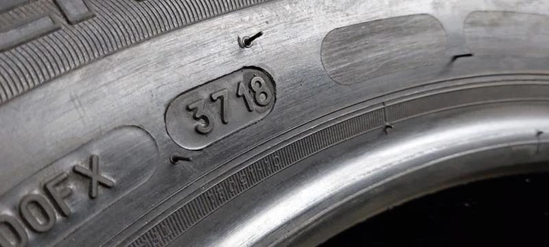 Гуми Зимни 225/45R17, снимка 10 - Гуми и джанти - 29880204