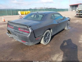Dodge Challenger SXT AWD, снимка 9