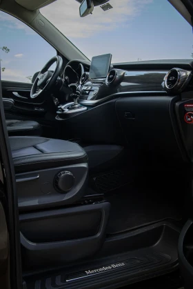 Обява за продажба на Mercedes-Benz V 300 4MATIC Exclusive Edition Brabus Pack ~ 131 500 лв. - изображение 11