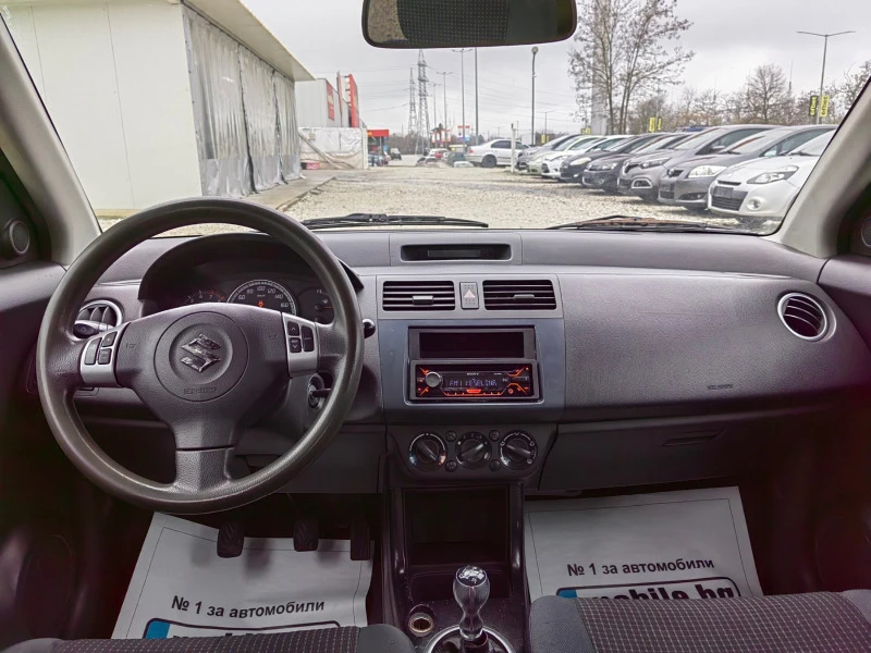 Suzuki Swift 1.3i 16v *UNIKAT*, снимка 8 - Автомобили и джипове - 38928457