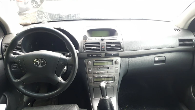 Toyota Avensis, снимка 13 - Автомобили и джипове - 47297986