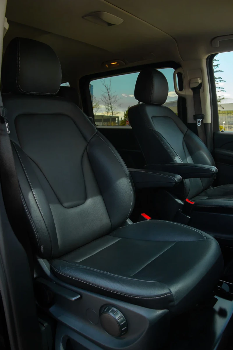 Mercedes-Benz V 300 4MATIC Exclusive Edition Brabus Pack, снимка 11 - Автомобили и джипове - 50609006