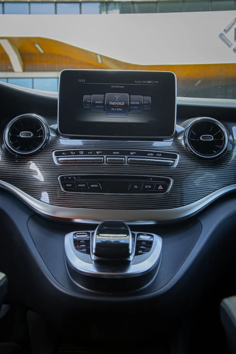 Mercedes-Benz V 300 4MATIC Exclusive Edition Brabus Pack, снимка 10 - Автомобили и джипове - 50609006