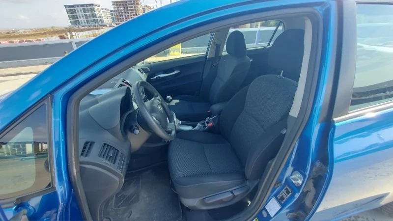 Toyota Auris 1.33, снимка 9 - Автомобили и джипове - 51923289