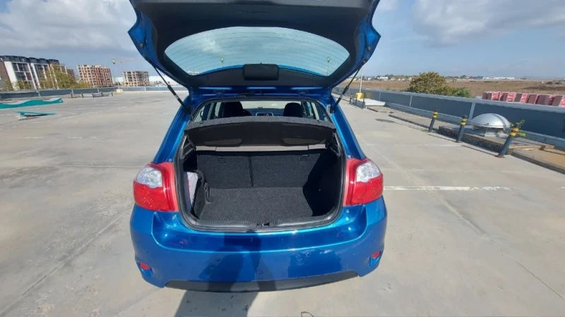Toyota Auris 1.33, снимка 11 - Автомобили и джипове - 51923289