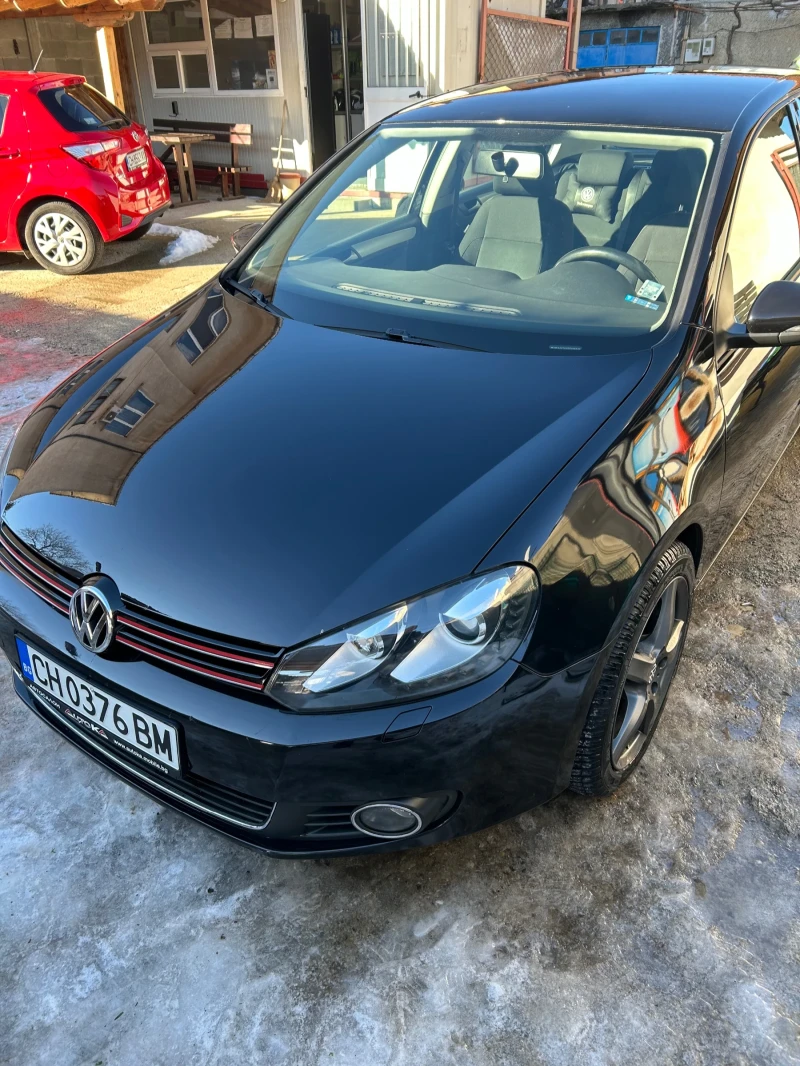 VW Golf 1.6 TDI, снимка 2 - Автомобили и джипове - 52386669