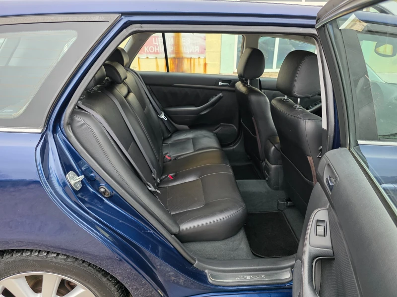 Toyota Avensis 2.0D4D ITALY FULL, снимка 8 - Автомобили и джипове - 52476666