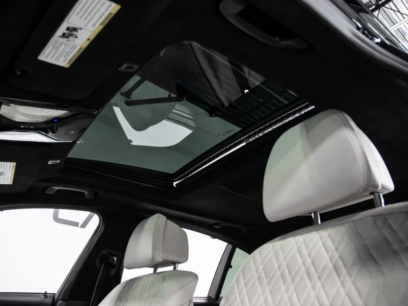 BMW 550 * M550i * CARFAX * ЦЕНА ДО БЪЛГАРИЯ, снимка 11 - Автомобили и джипове - 52969006