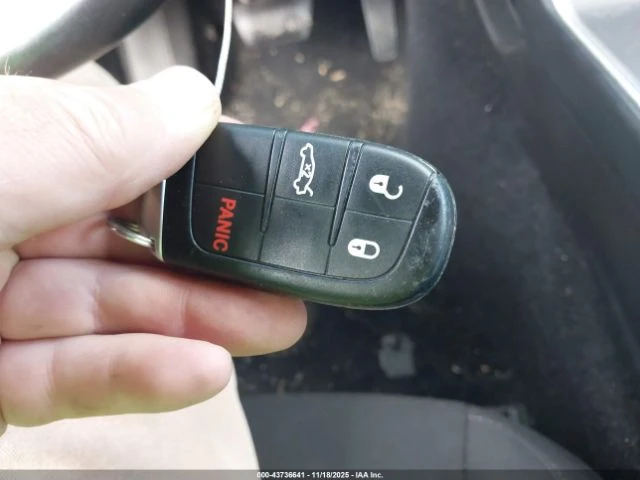 Dodge Challenger SXT AWD, снимка 14 - Автомобили и джипове - 53734643