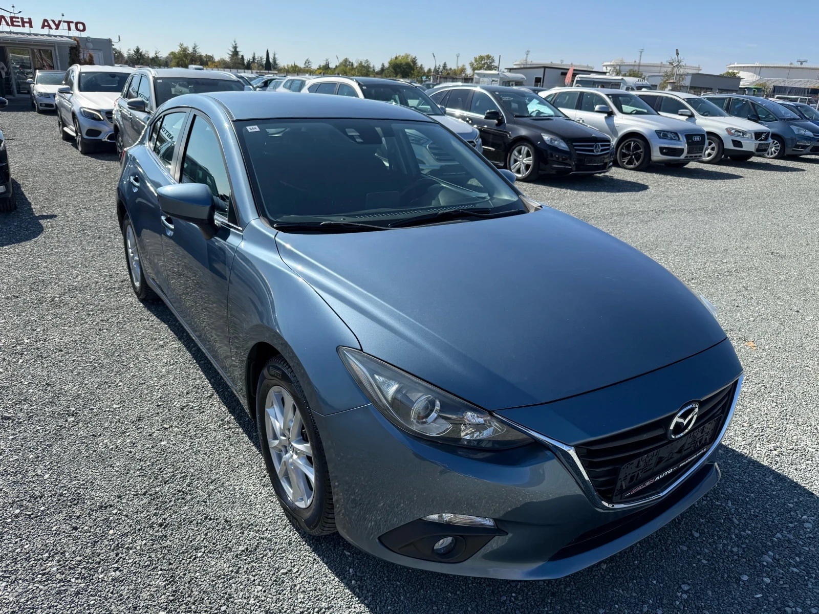 Mazda 3 (KATO НОВА) - изображение 3