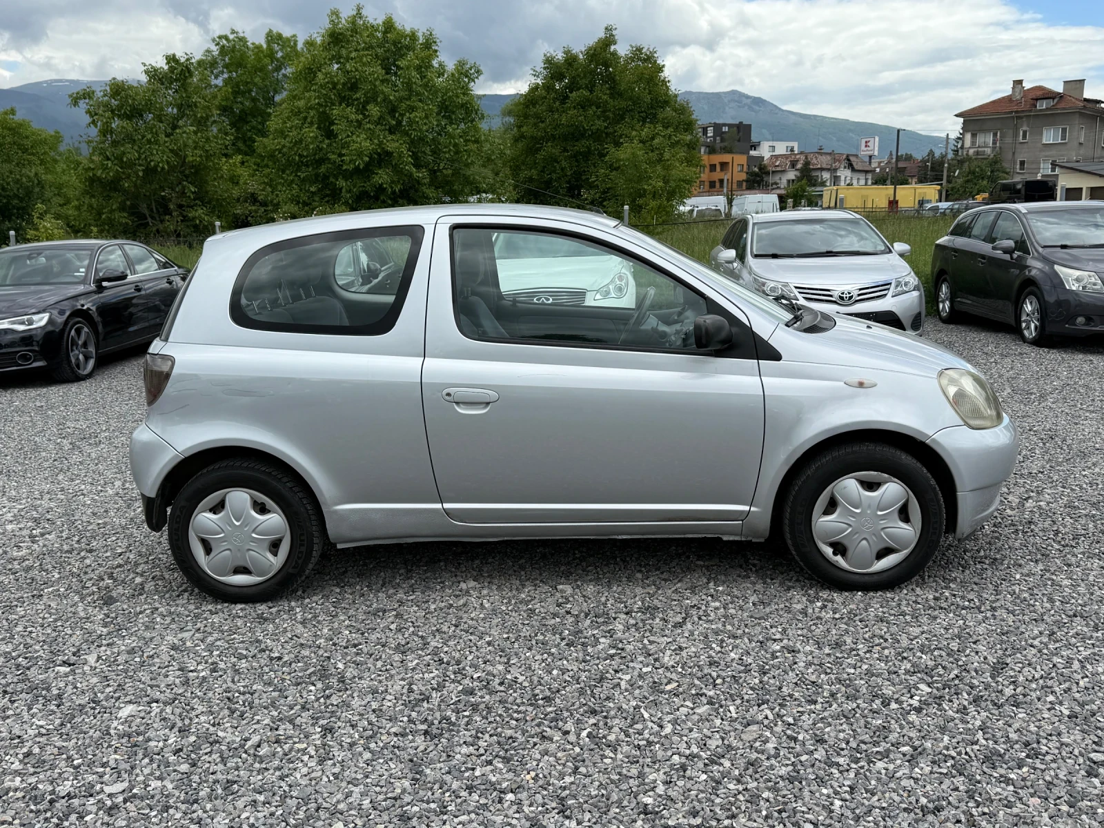 Toyota Yaris 1.3i 16V (86 кс) Automatic - изображение 5