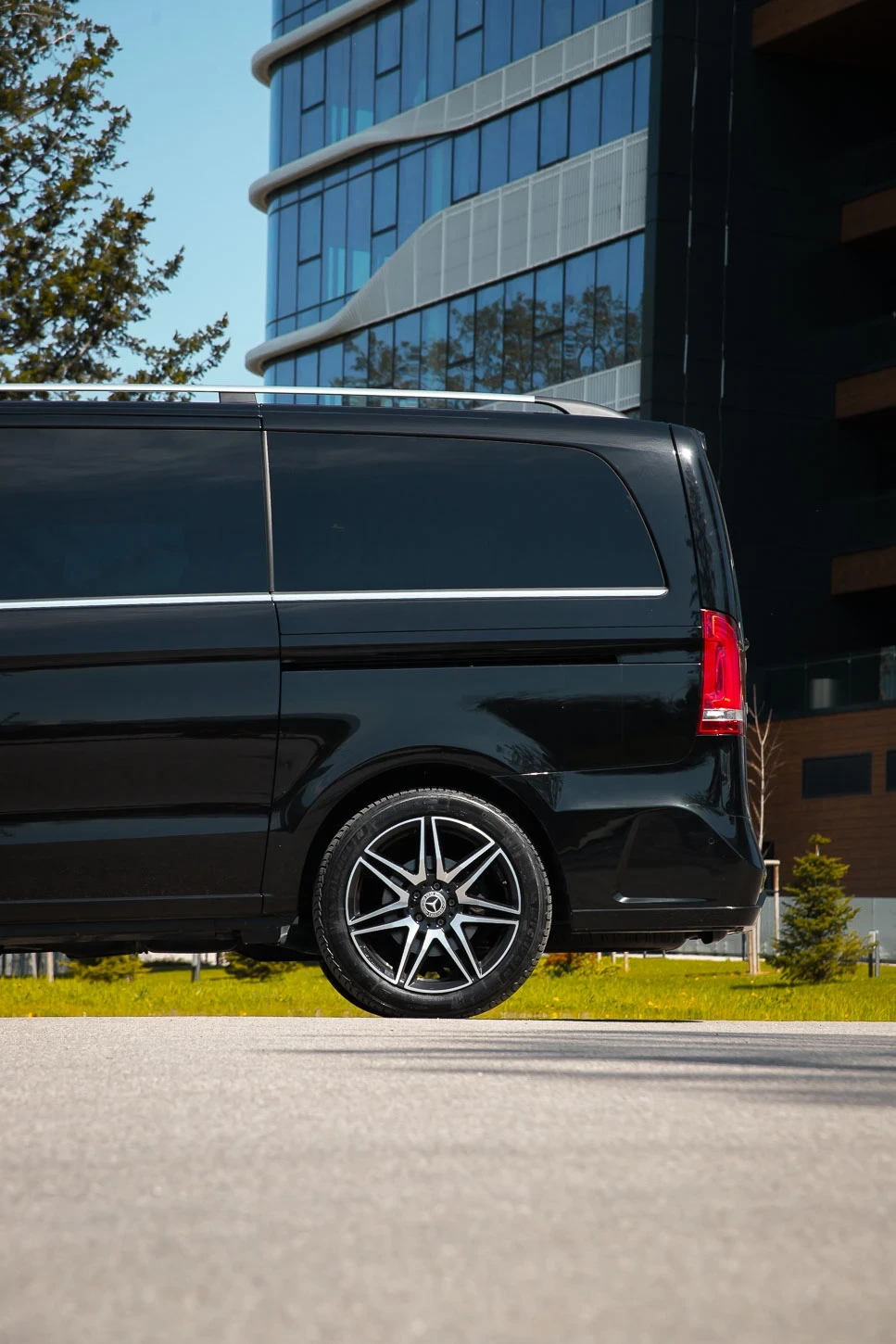 Mercedes-Benz V 300 4MATIC Exclusive Edition Brabus Pack - изображение 6
