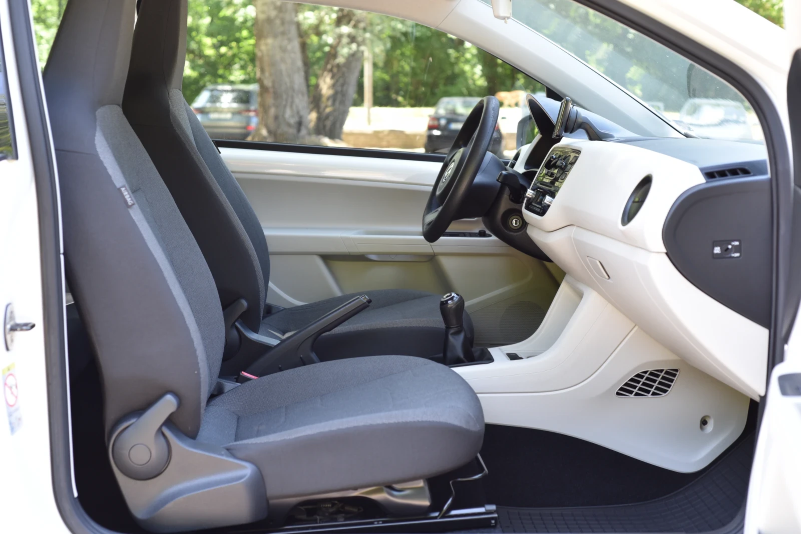 VW Up 1.0 LPG - изображение 10