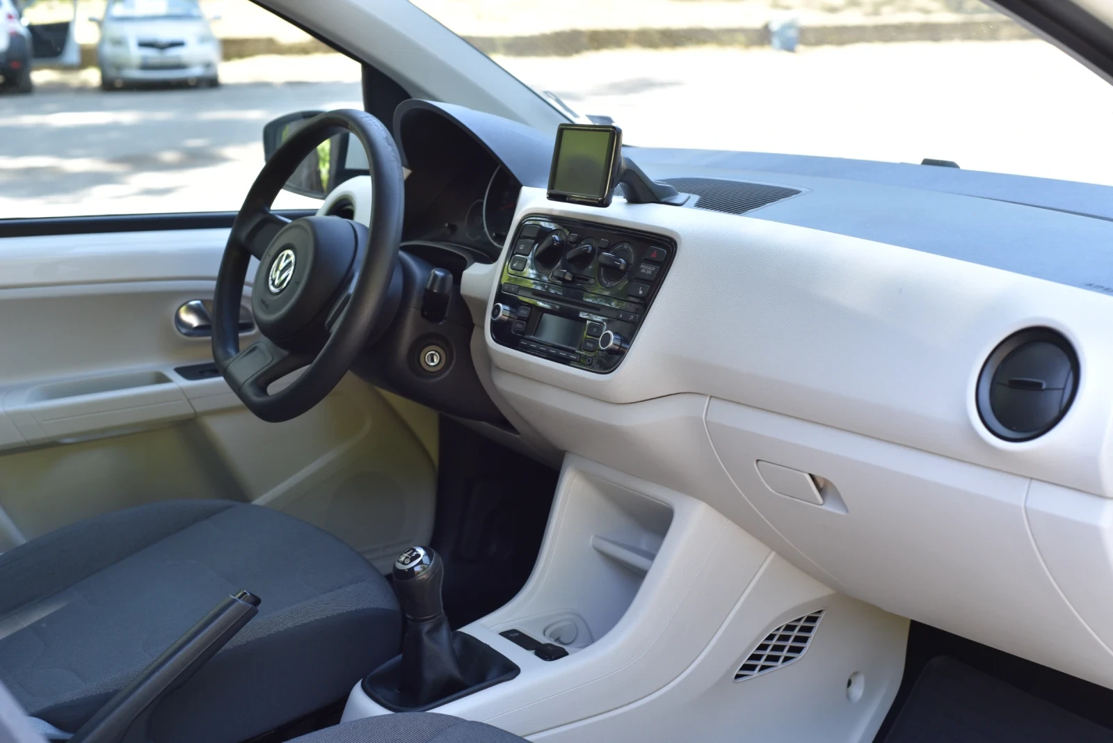 VW Up 1.0 LPG - изображение 9