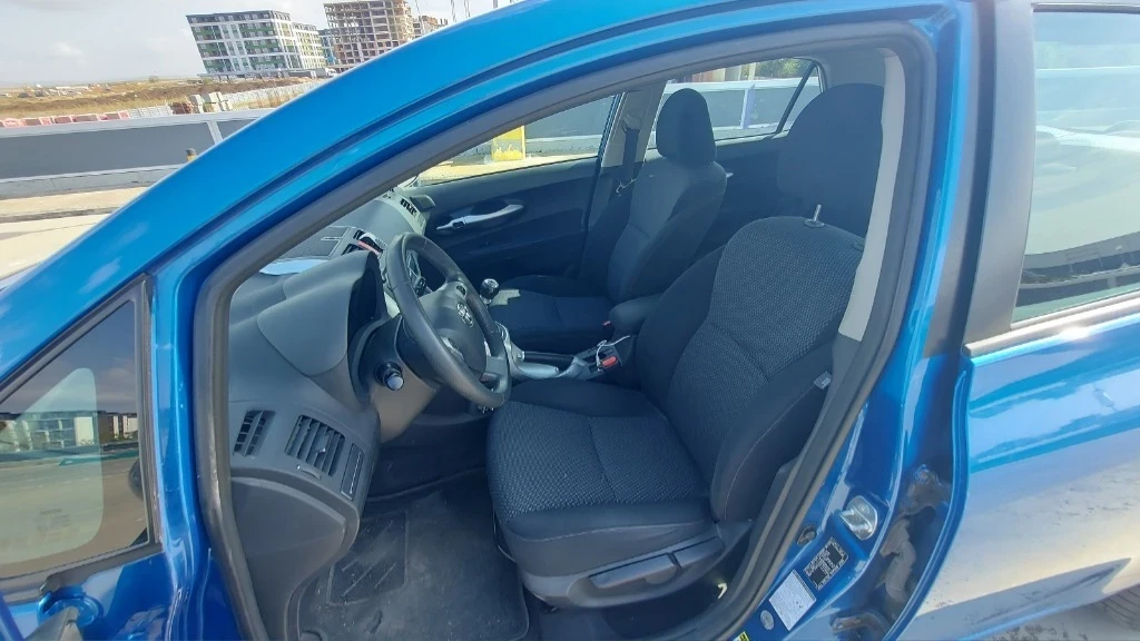 Toyota Auris 1.33 - изображение 9