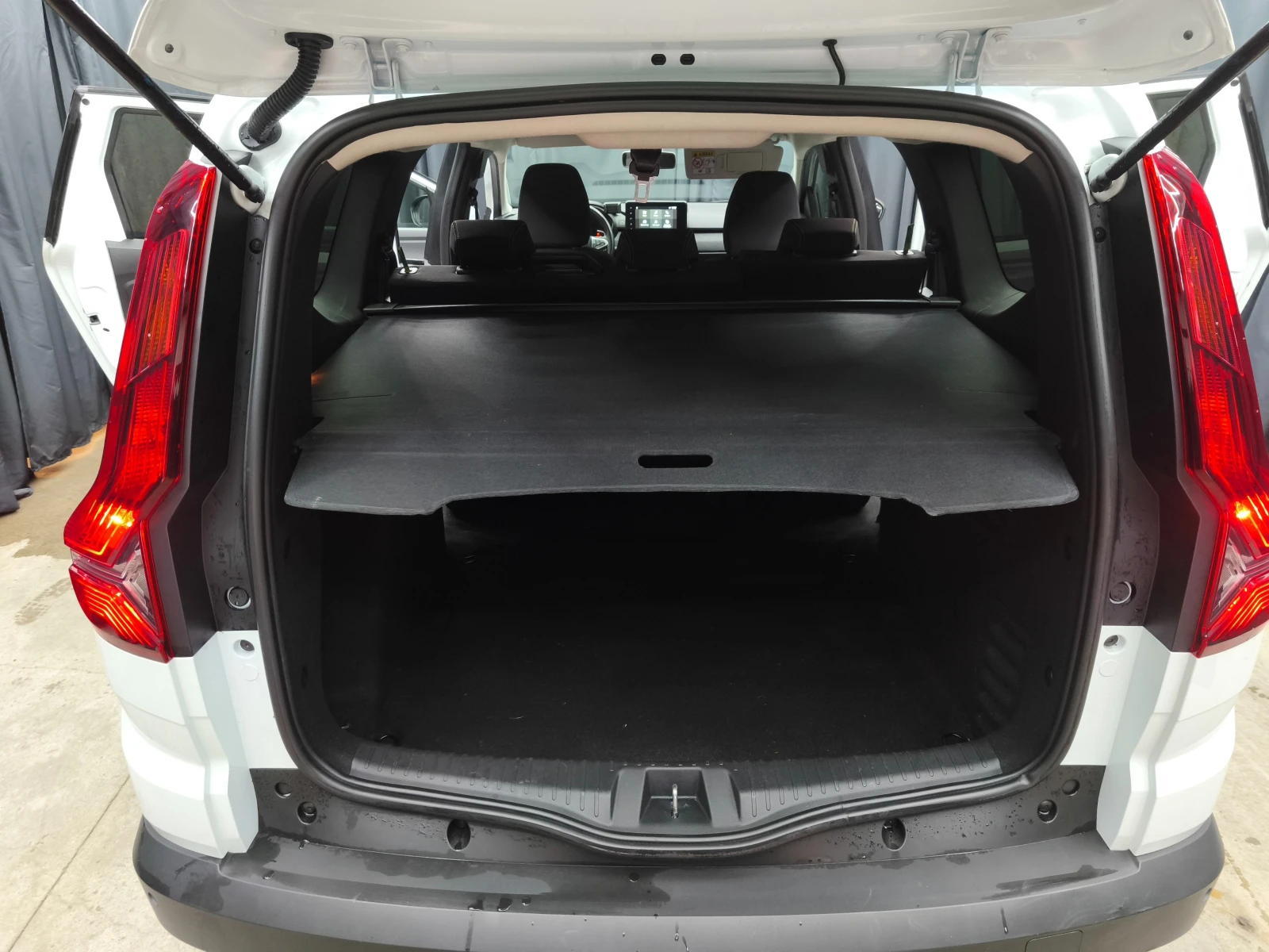 Dacia Jogger 1.6Hybrid Automatic E6 - изображение 10