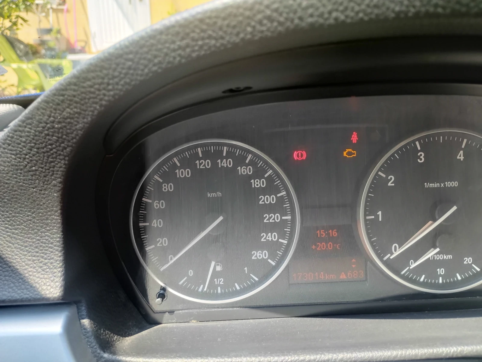 BMW 318 комби - изображение 8