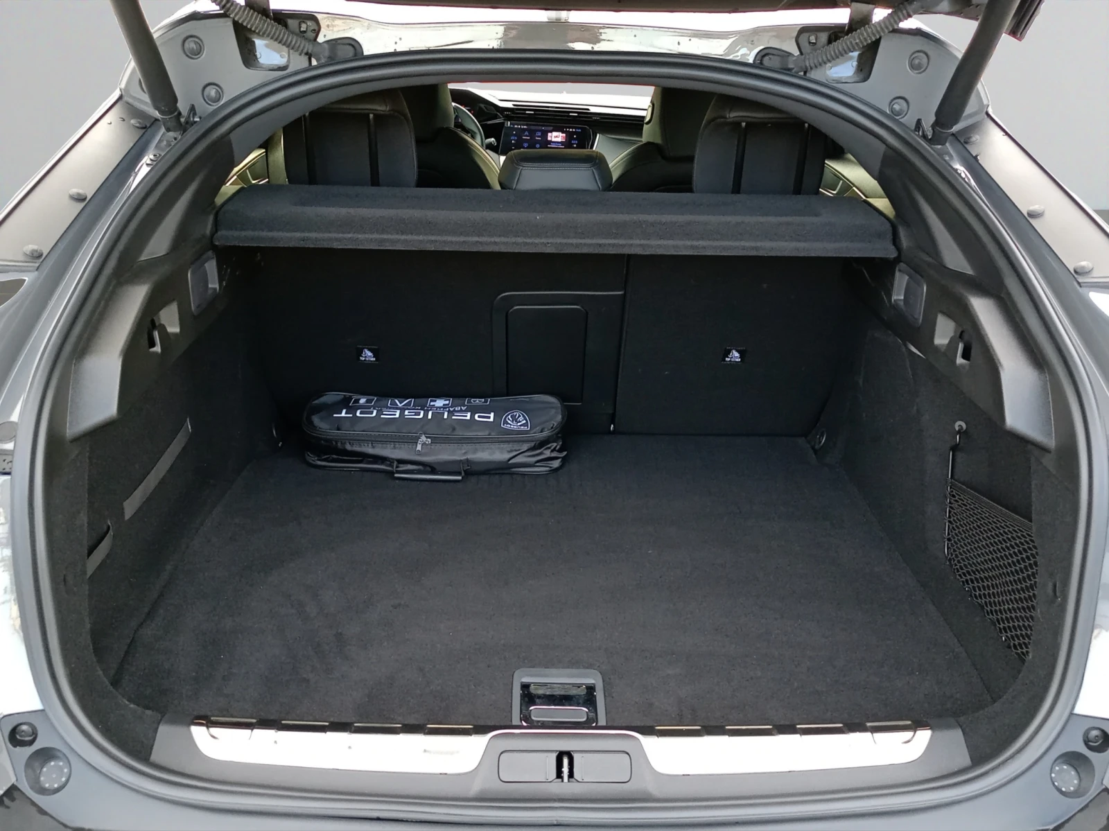 Peugeot 408 GT 1, 6 Plug-in HYBRID 2WD 225 - изображение 9