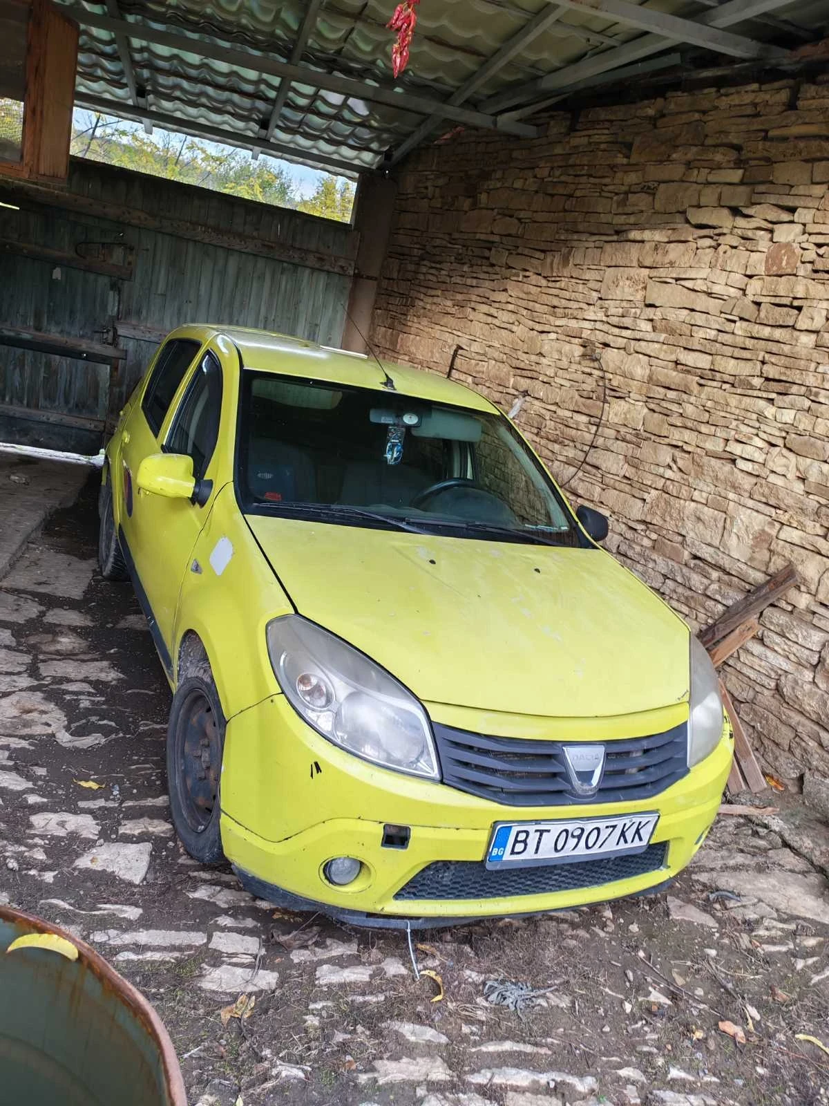 Dacia Sandero  - изображение 7