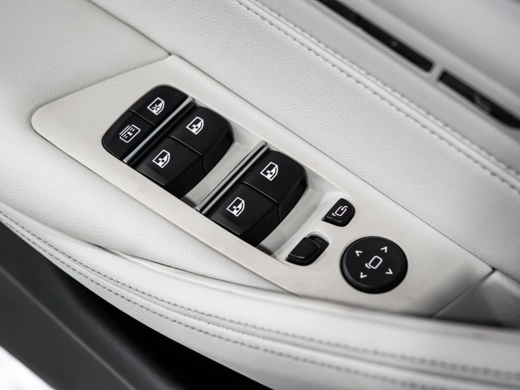 BMW 550 * M550i * CARFAX * ���� �� �������� | Mobile.bg � ����������� 12