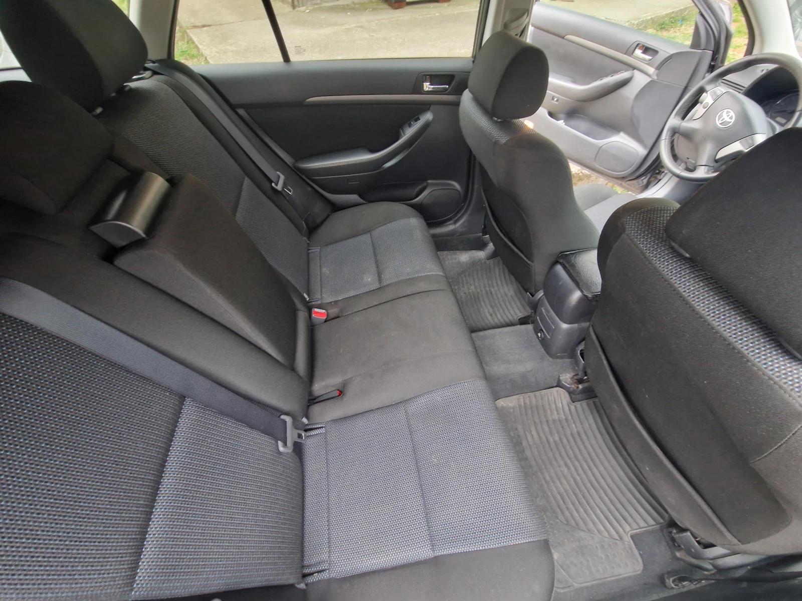 Toyota Avensis, снимка 6 - Автомобили и джипове - 54165922