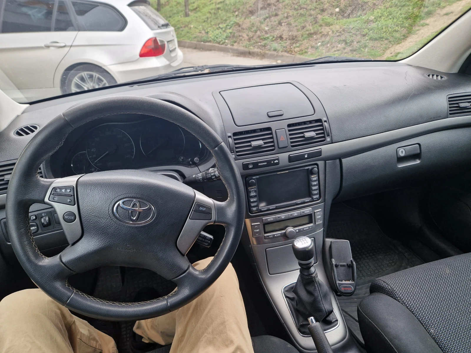 Toyota Avensis, снимка 5 - Автомобили и джипове - 54165922