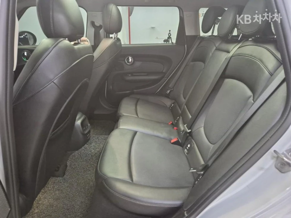 Mini Clubman 1.5, снимка 14 - Автомобили и джипове - 54769042