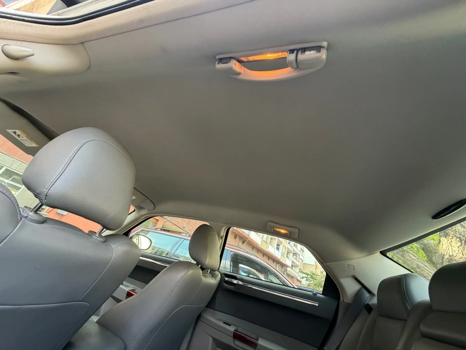 Chrysler 300c 5.7 HEMI, снимка 12 - Автомобили и джипове - 54947968