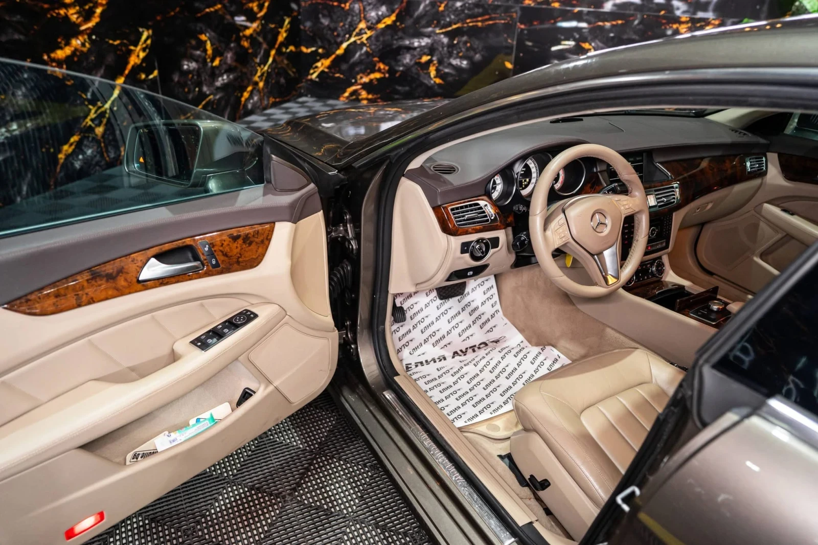 Mercedes-Benz CLS 350 D AMG LINE LED NAVI НАПЪЛНО ОБСЛУЖЕН ЛИЗИНГ 100%, снимка 10 - Автомобили и джипове - 55062982