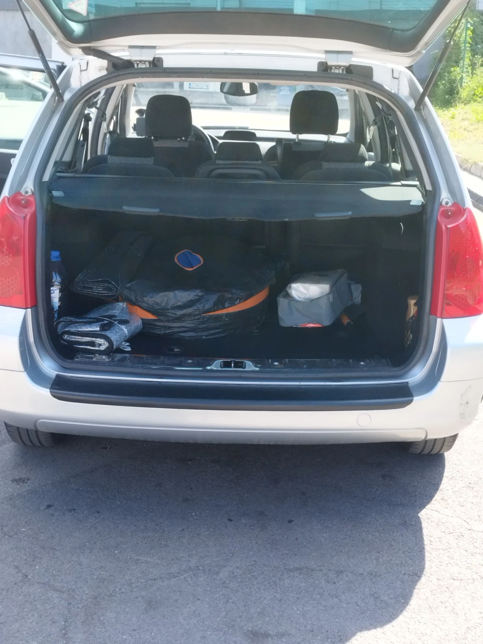 Peugeot 307 1, 6 i- АГУ, снимка 8 - Автомобили и джипове - 55235109