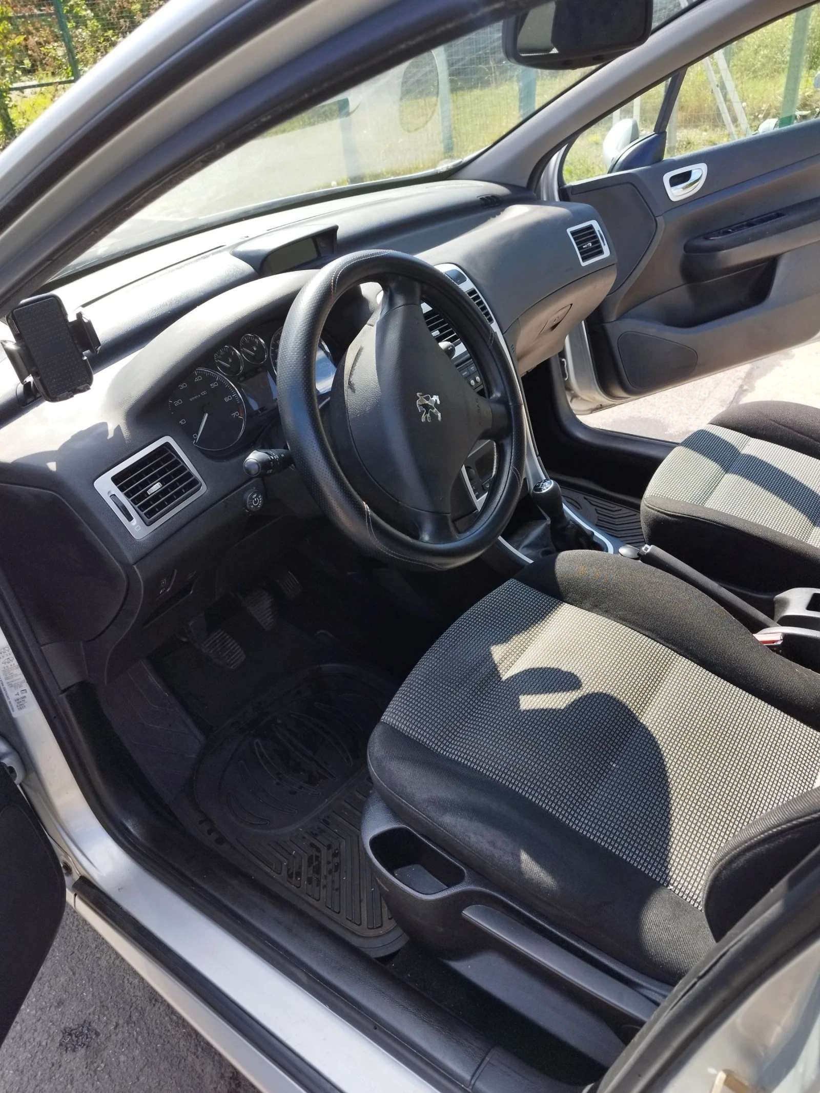 Peugeot 307 1, 6 i- АГУ, снимка 13 - Автомобили и джипове - 55235109