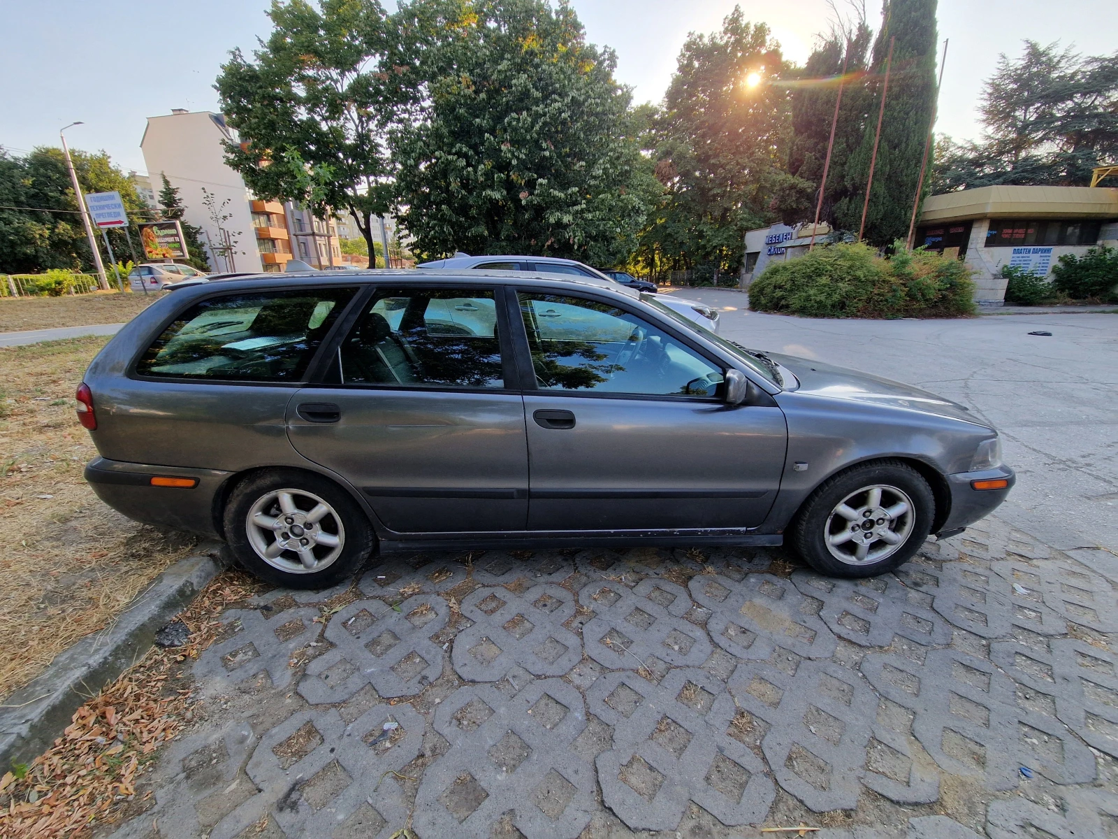 Volvo V40, снимка 7 - Автомобили и джипове - 55381387