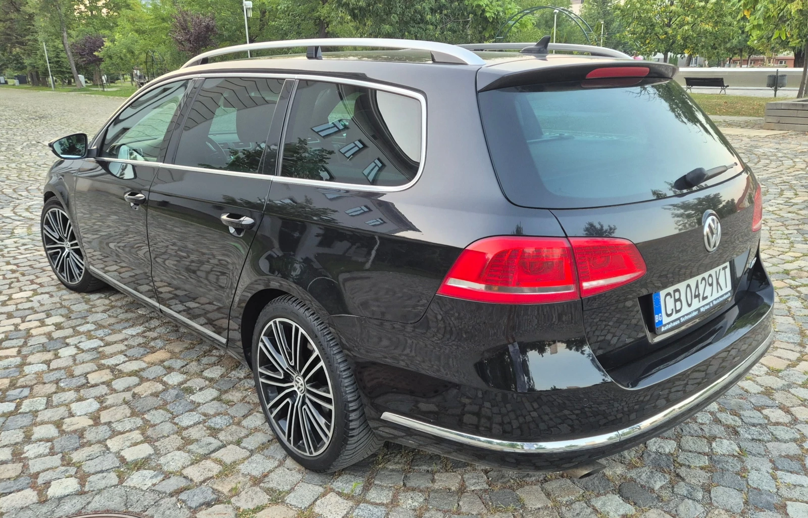 VW Passat B7 Variant R-Line 2.0 TDI 177 к.с. DSG Highline | , снимка 5 - Автомобили и джипове - 55582009