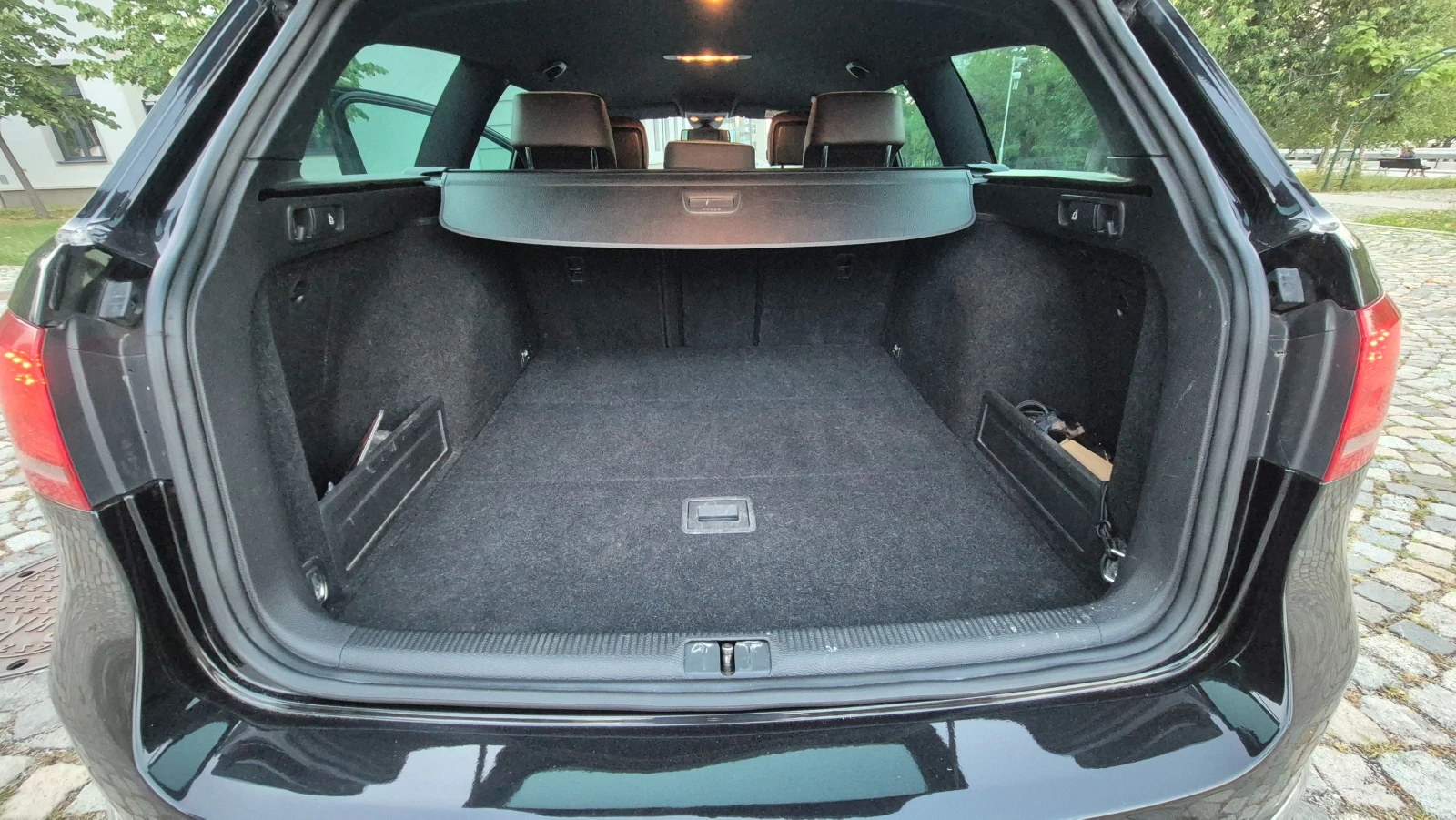 VW Passat B7 Variant R-Line 2.0 TDI 177 к.с. DSG Highline | , снимка 16 - Автомобили и джипове - 55582009