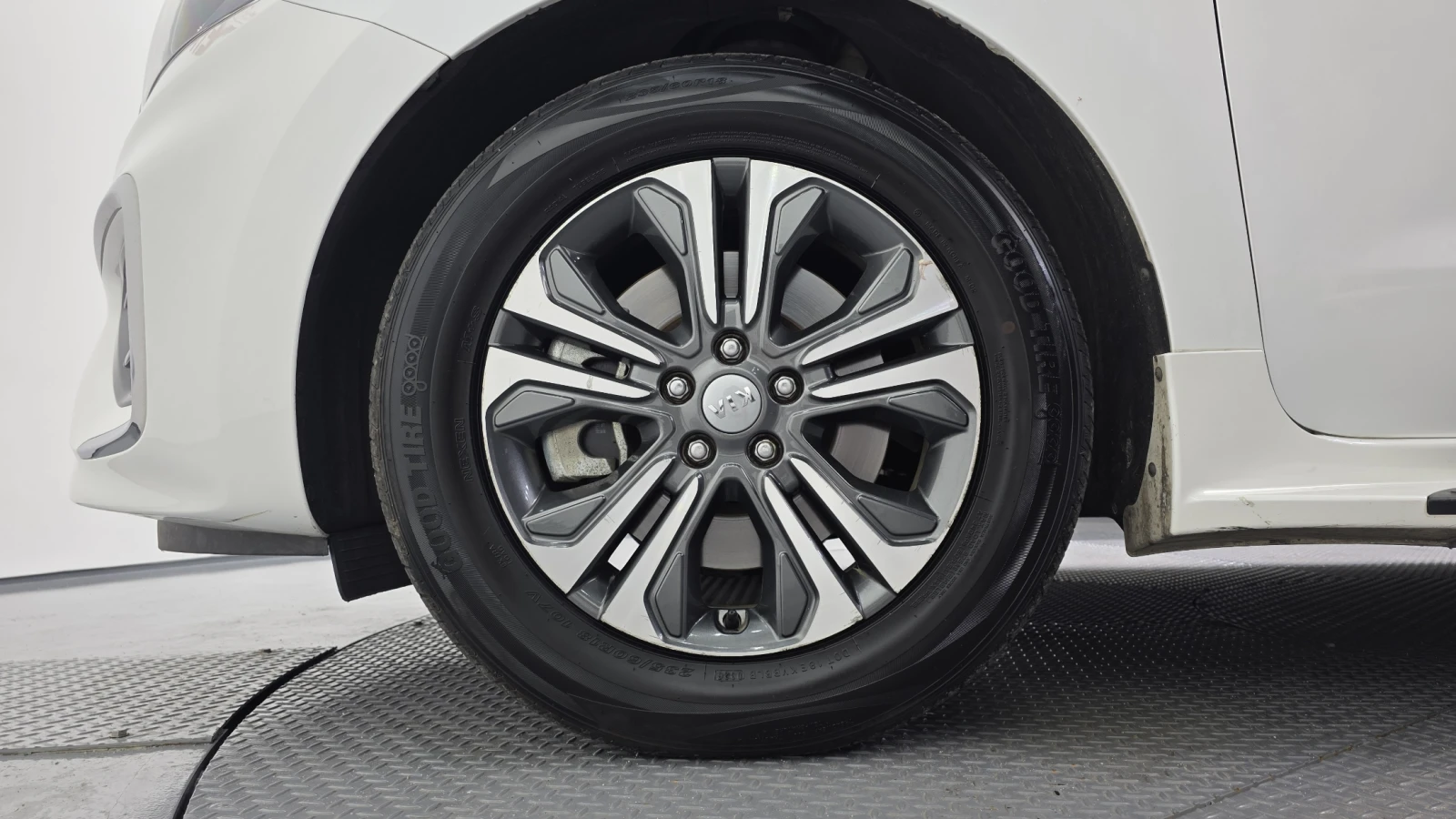 Kia Carnival ПОДГРЕВ ВОЛАН* КРАЙНА ЦЕНА, снимка 5 - Автомобили и джипове - 55591303