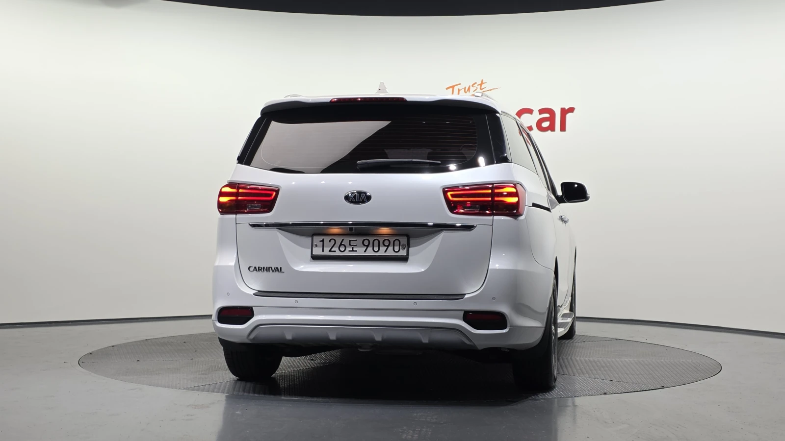 Kia Carnival ПОДГРЕВ ВОЛАН* КРАЙНА ЦЕНА, снимка 4 - Автомобили и джипове - 55591303