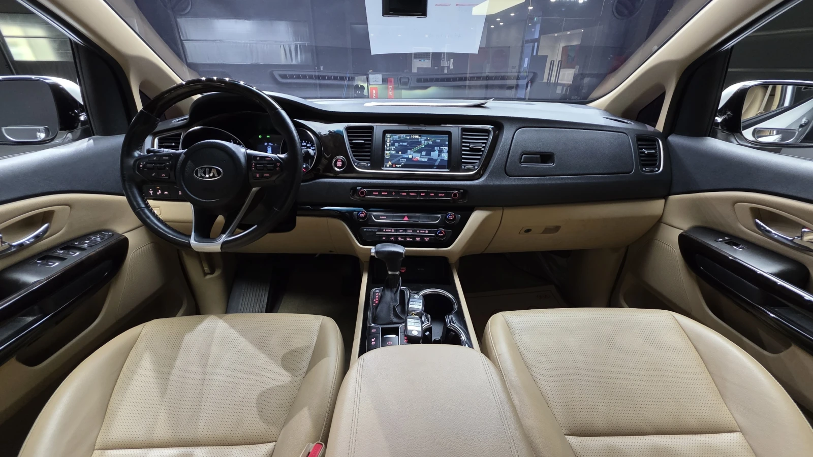 Kia Carnival BLIND SPOT* ПОДГРЕВ ВОЛАН* КРАЙНА ЦЕНА, снимка 7 - Автомобили и джипове - 55591303