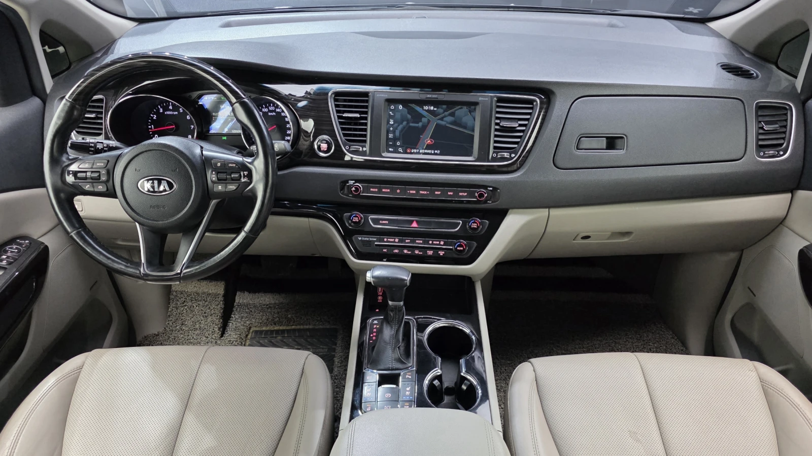 Kia Carnival BLIND SPOT* ЕЛ. БАГАЖНИК* ОБДУХВАНЕ* КРАЙНА ЦЕНА, снимка 7 - Автомобили и джипове - 55591303