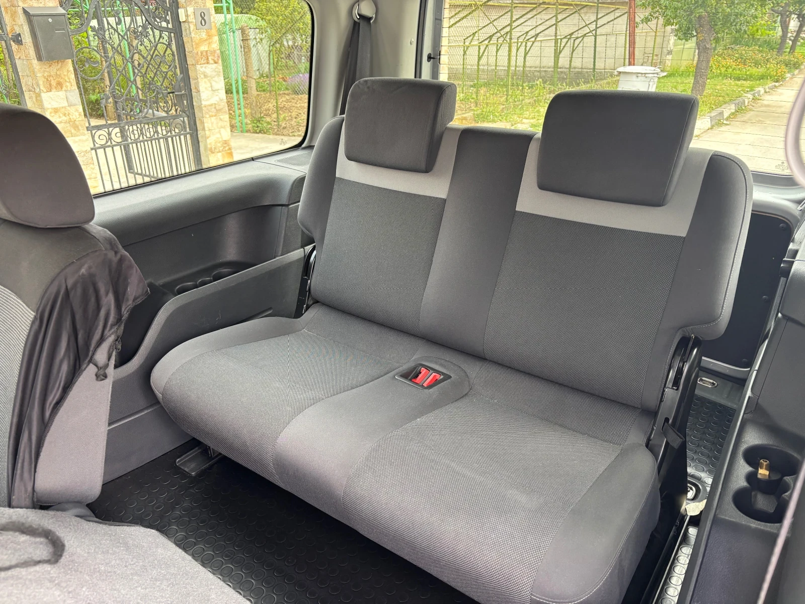 VW Caddy MAXI 1.6TDI 7-������ | Mobile.bg � ����������� 11