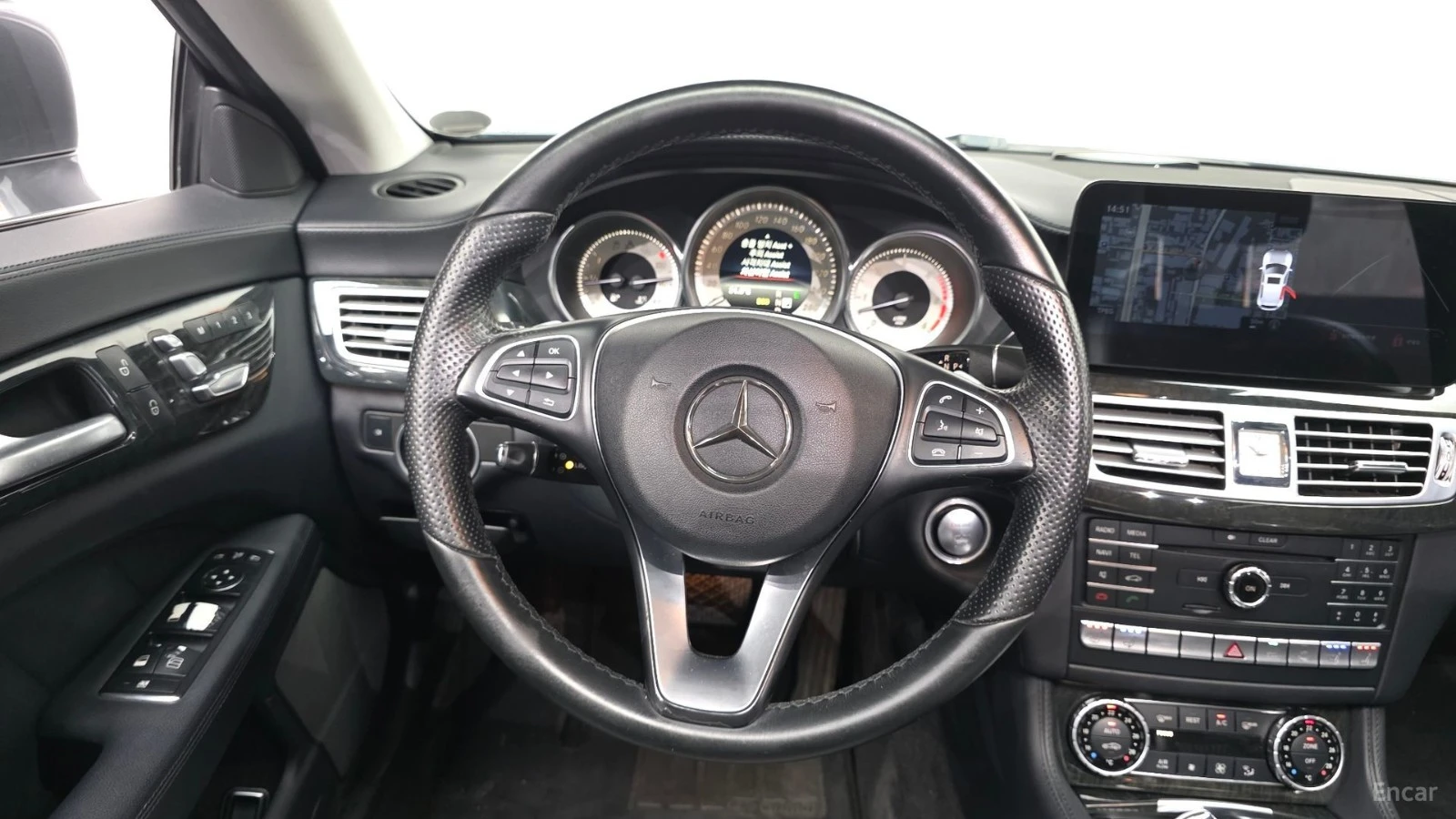 Mercedes-Benz CLS 350 d | 4MATIC | 360 CAMS | PANO | ОБДУХВАНЕ, снимка 13 - Автомобили и джипове - 56160244