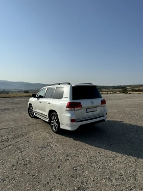     Toyota Land cruiser 200