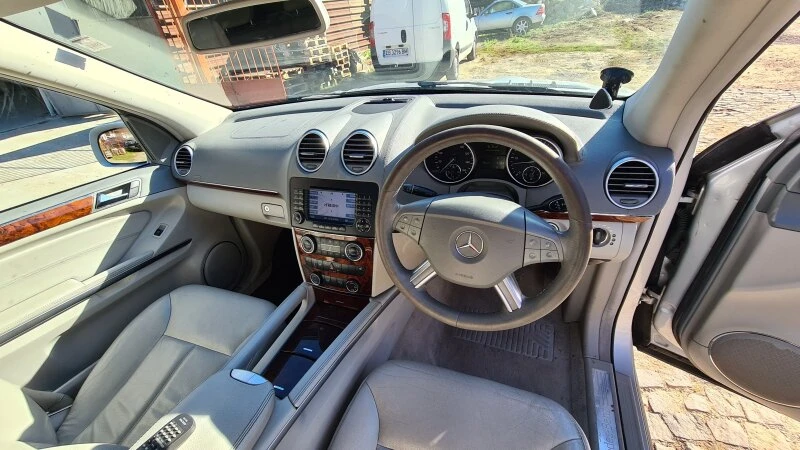 Mercedes-Benz GL 320, снимка 8 - Автомобили и джипове - 38373778