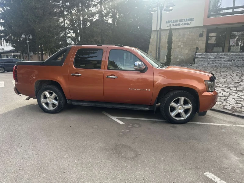 Chevrolet Avalanche, снимка 3 - Автомобили и джипове - 47339628