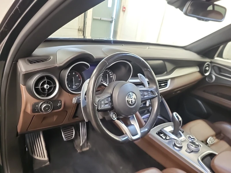 Alfa Romeo Stelvio * TI SPORT* AWD* CARFAX* АВТО КРЕДИТ* , снимка 11 - Автомобили и джипове - 52875138