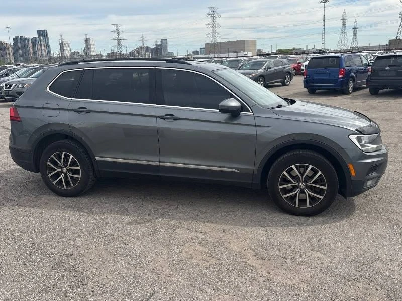 VW Tiguan * 4MOTION * COMFORTLINE* PANO * ПОДГРЕВ * КАМЕРА, снимка 3 - Автомобили и джипове - 55045907