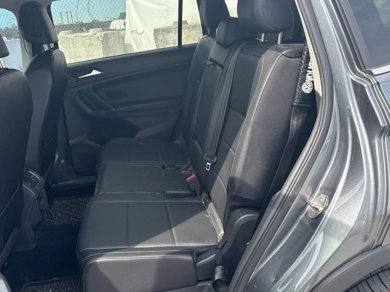 VW Tiguan * 4MOTION * COMFORTLINE* PANO * ПОДГРЕВ * КАМЕРА, снимка 13 - Автомобили и джипове - 55045907