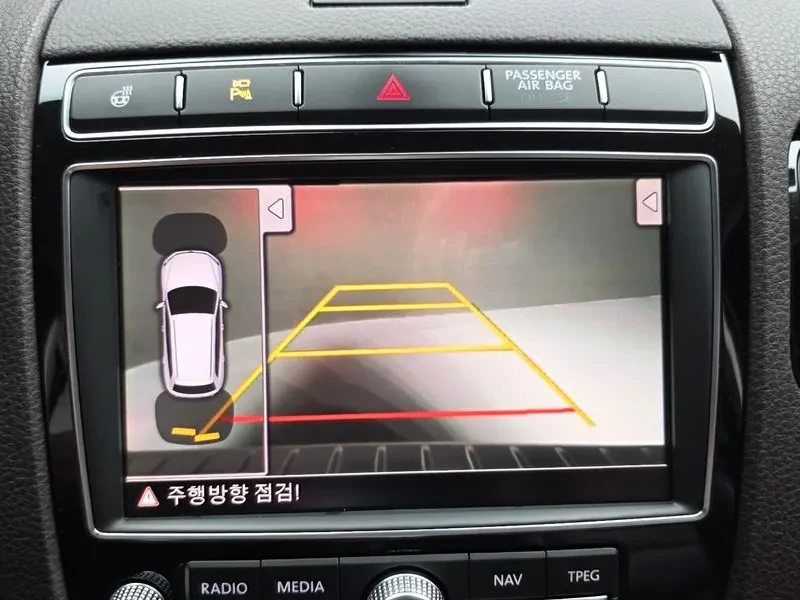 VW Touareg 30TDI , снимка 15 - Автомобили и джипове - 56294562